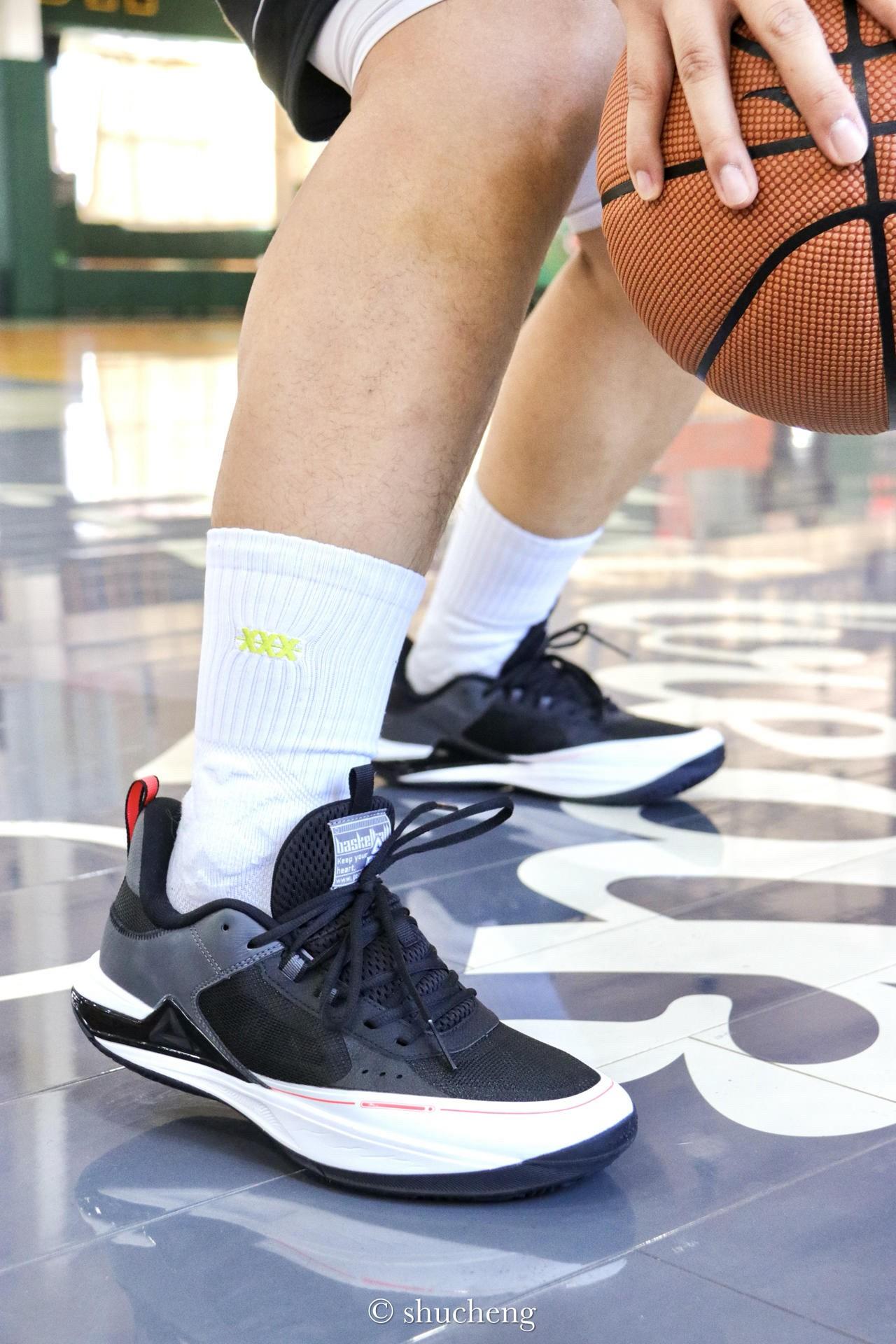 外底耐磨,实战可靠 | 2开外场实战鞋口粮鞋我选它